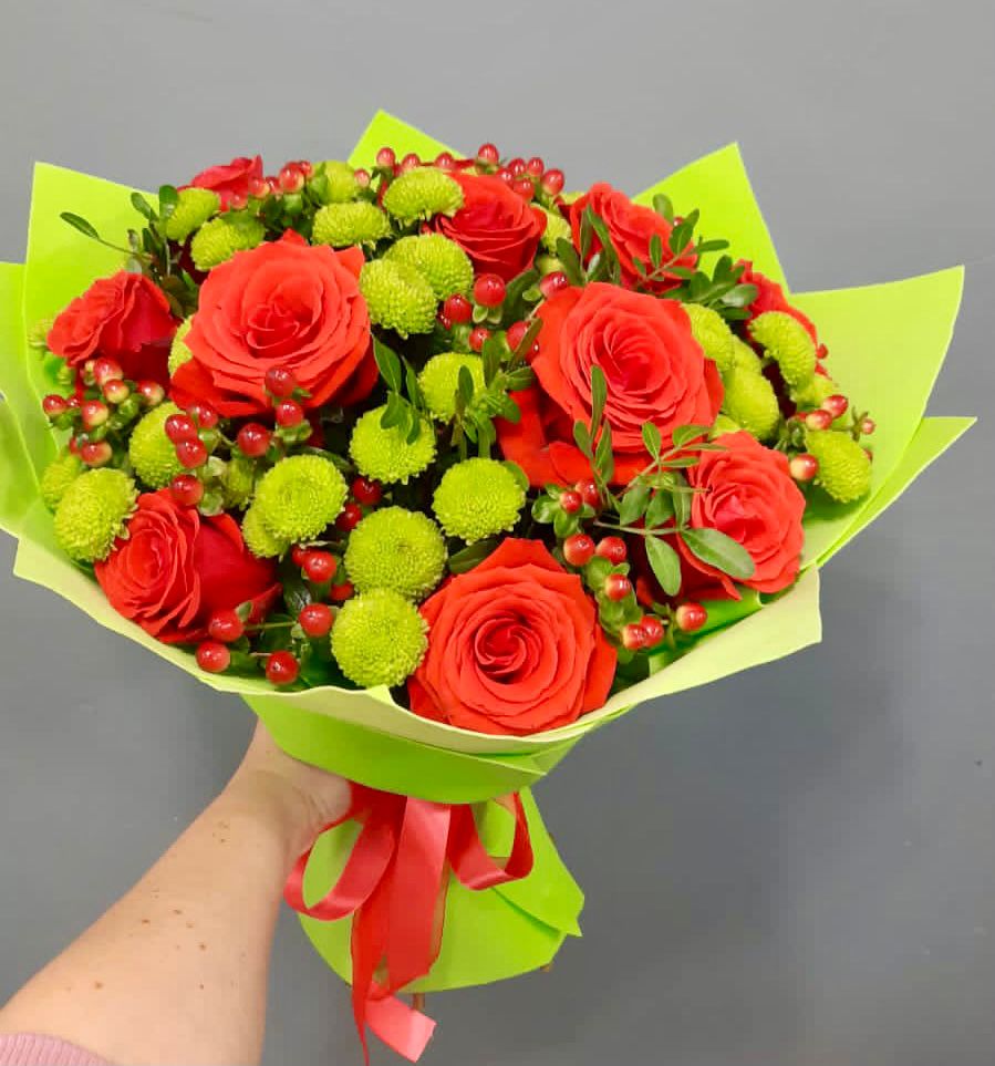 Букет цветов из: Хризантемы и Розы в Лукерьино