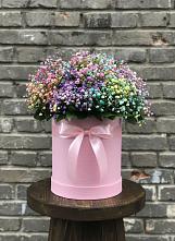 Цветочная композиция из Гипсофила и Розы в шляпной коробке в Лукерьино