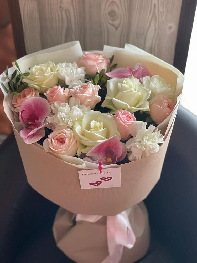 Букет цветов из: Орхидеи, Розы и Гвоздики в Лукерьино