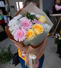 Букет цветов из:  Герберы, Розы и Хризантемы в Лукерьино