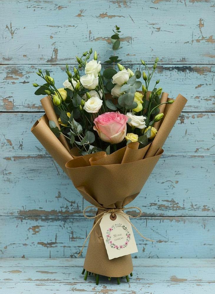 Букет цветов из: Розы и Лизиантусы в Лукерьино