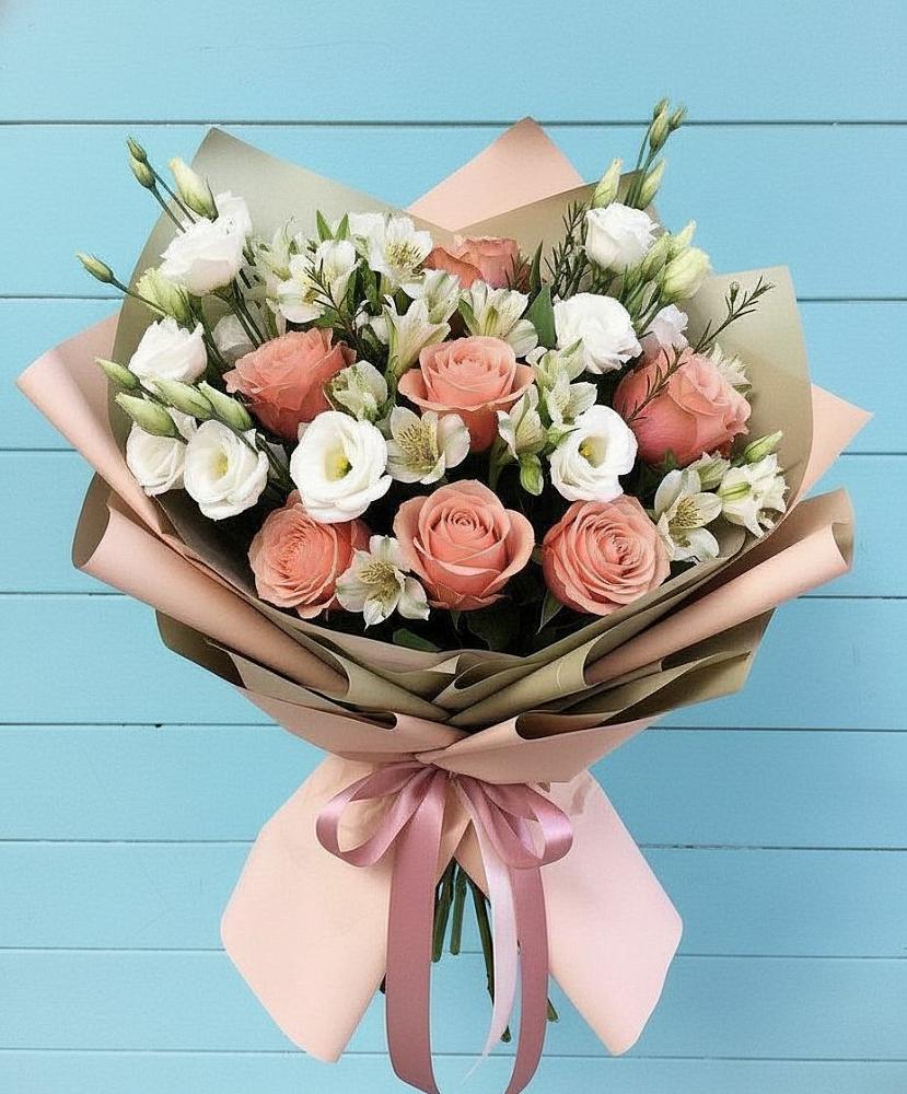 Букет цветов из: Розы, Альстромерии и Лизиантусы в Лукерьино