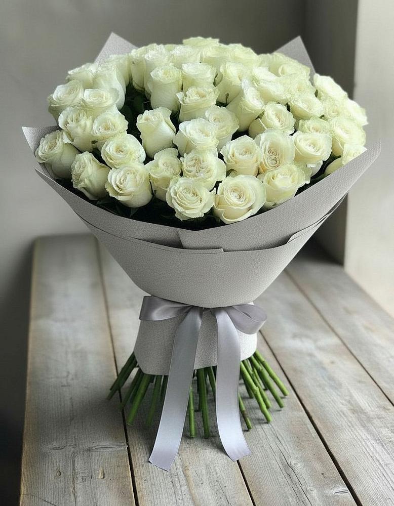 Букет 35 Белых роз в Лукерьино