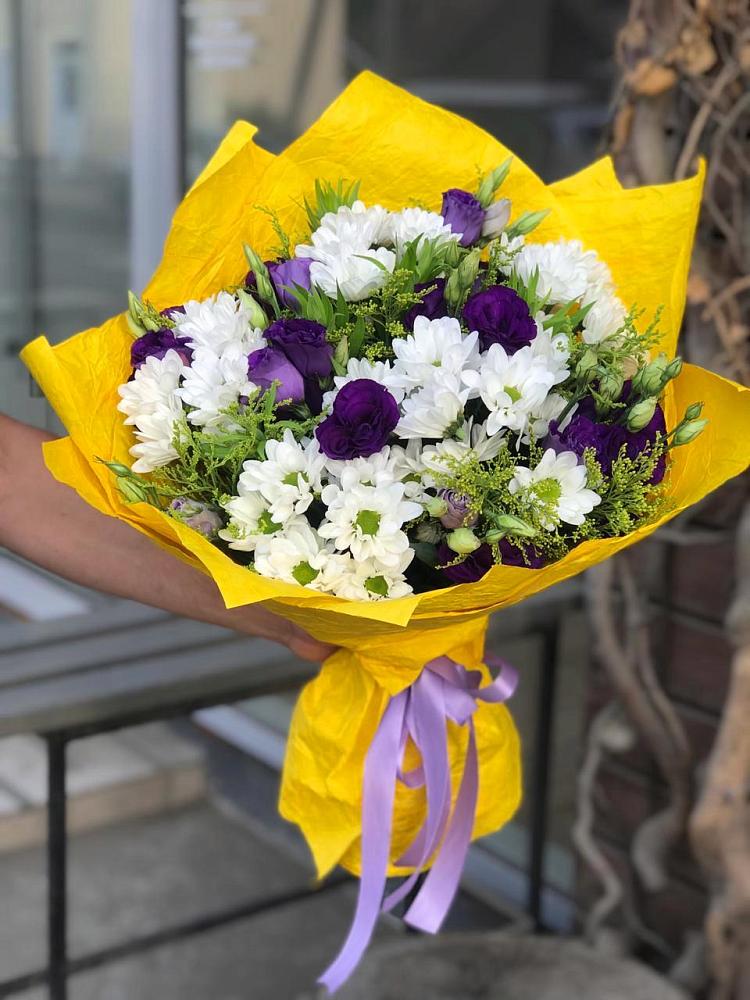 Букет цветов из: Ирисы, Хризантемы и Ромашки в Лукерьино