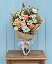 Букет цветов из:  Альстромерии, Лизиантусы, Розы и Хризантемы #REPLACE_PRED# Лукерьино