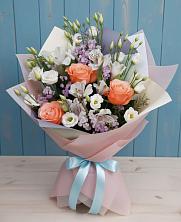 Букет цветов из:  Лизиантусы, Розы, Альстромерии и Гипсофила в Лукерьино