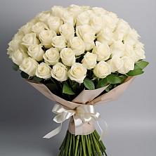 Букет 101 беля роза Белоснежка в Лукерьино