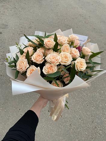 Букет Кремовые розы Латте в Лукерьино