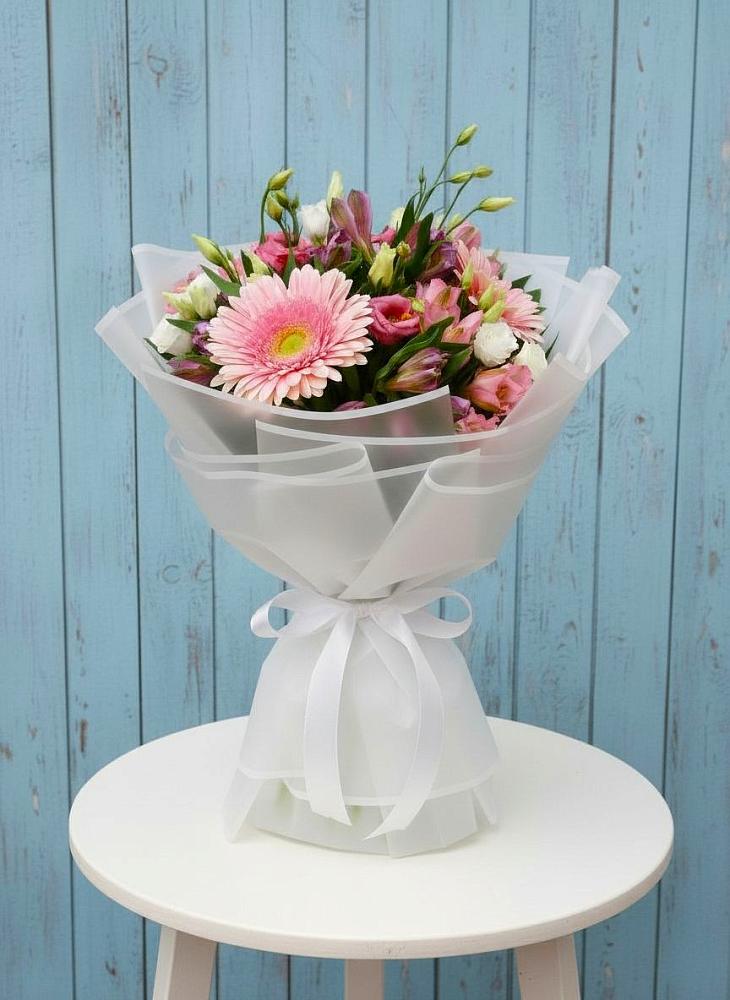 Букет цветов из: Герберы, Альстромерии и Лизиантусы в Лукерьино