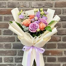 Букет цветов из:  Лизиантусы и Розы в Лукерьино