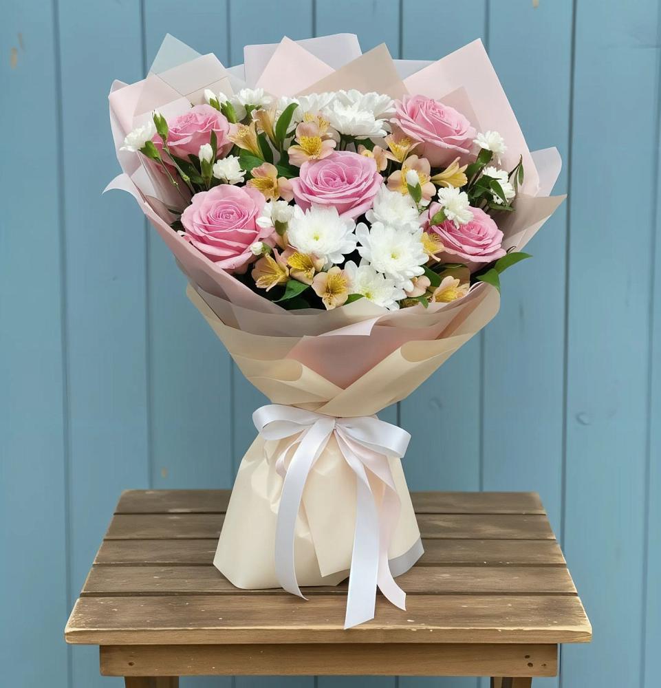 Букет цветов из: Гвоздики, Орхидеи и Розы в Лукерьино