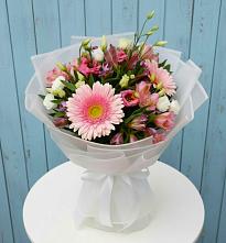 Букет цветов из:  Герберы, Альстромерии и Лизиантусы в Лукерьино
