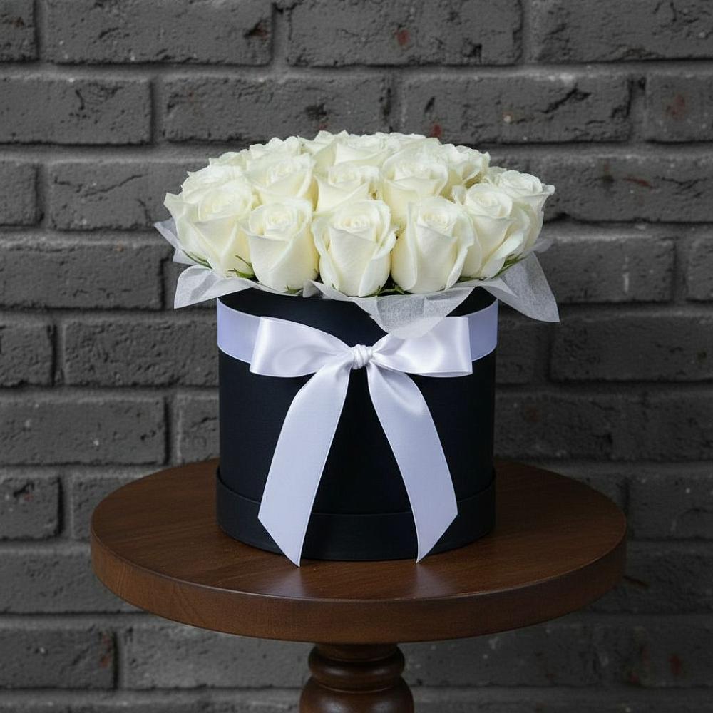 Цветочная композиция из Розы в шляпной коробке в Лукерьино