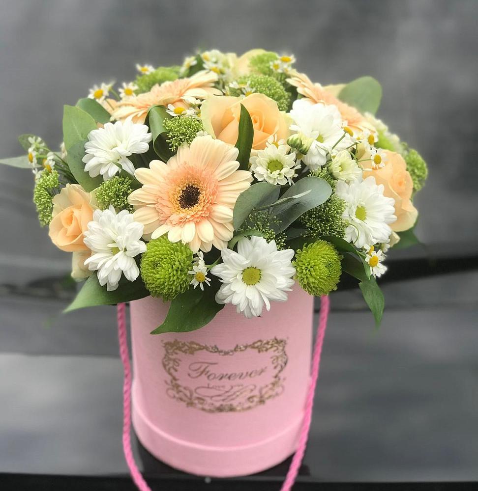 Цветочная композиция из Розы, Герберы и Хризантемы в шляпной коробке в Лукерьино