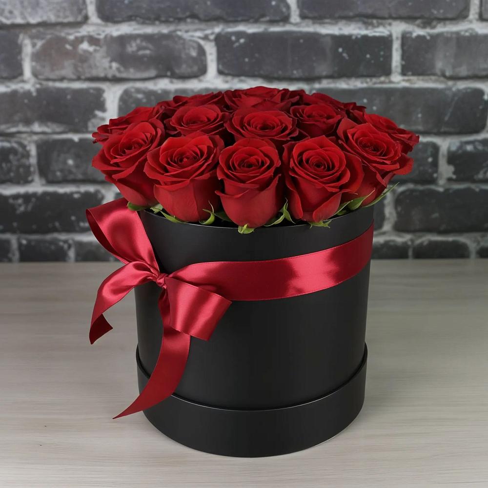 Цветочная композиция из Розы в шляпной коробке в Лукерьино