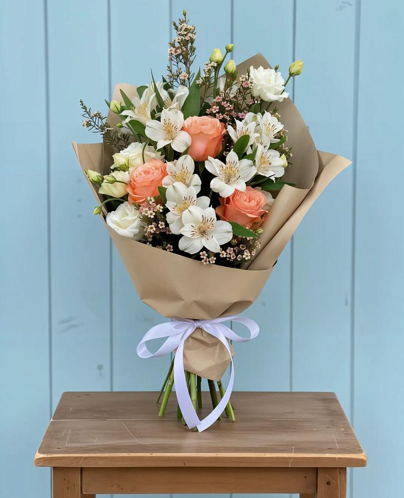 Букет цветов из: Альстромерии, Лизиантусы, Розы и Хризантемы в Лукерьино