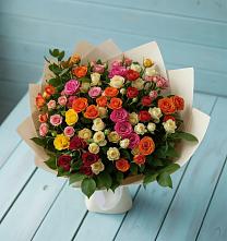Букет Микс из разноцветных кустовых роз в Лукерьино